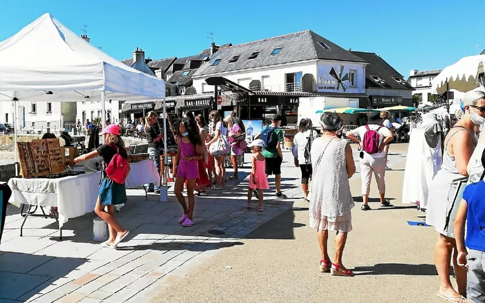 Marché hebdomadaire à Ploemeur